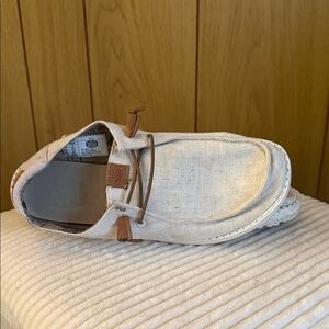 Hey Dude Women's Cream Loafers